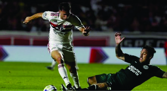 São Paulo busca virada contra o Goiás e sobe na tabela do Brasileiro