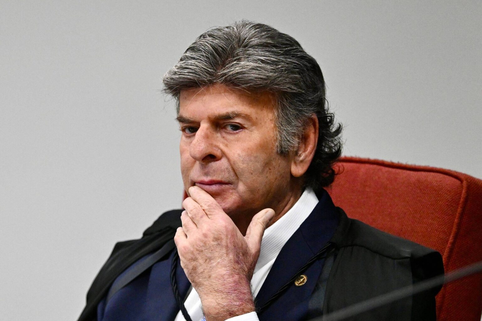Fux diverge e vota contra tornozeleira para Bolsonaro – 21/07/2025 – Poder