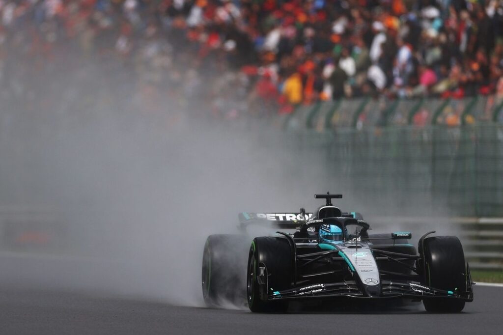 Por forte chuva, largada do GP da Bélgica de F1 é adiado; veja