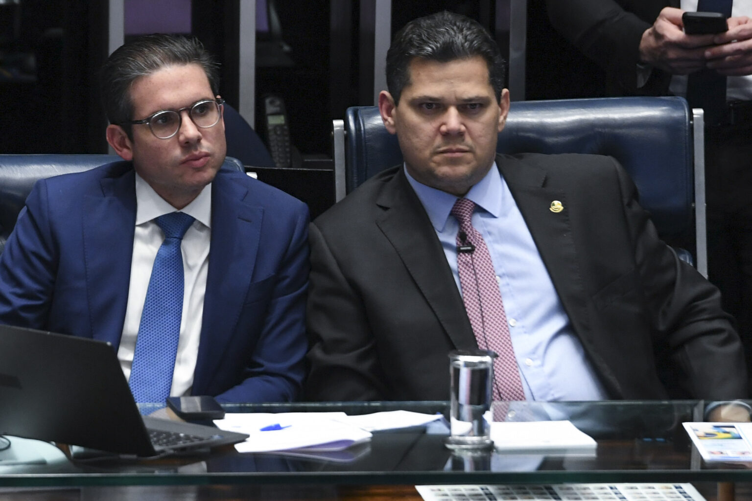 Congresso sem poder vira símbolo do fim da democracia no Brasil