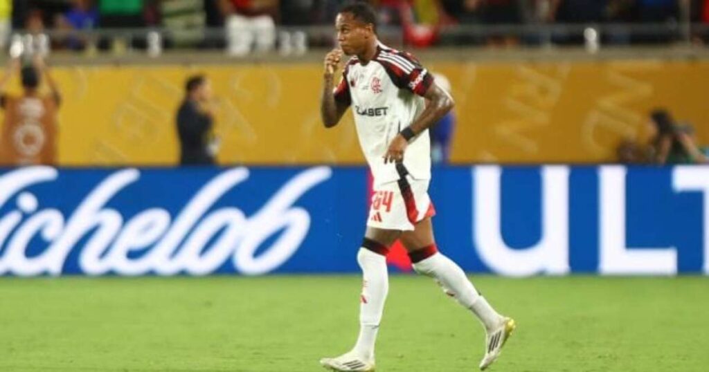 Flamengo aguarda proposta do Wolverhampton por Wallace Yan