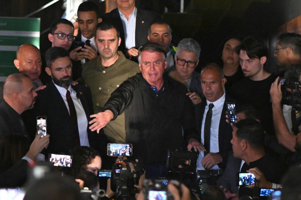Moraes mantém risco de Bolsonaro ser preso por atos de terceiros