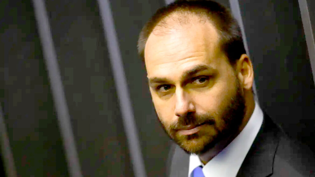 Eduardo Bolsonaro afirma que não vai renunciar ao mandato