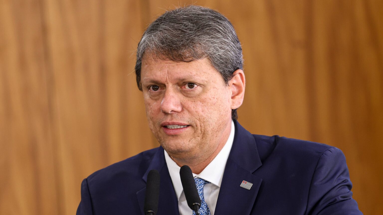 Tarcísio diz que tarifas de Trump demandam “união de esforços”