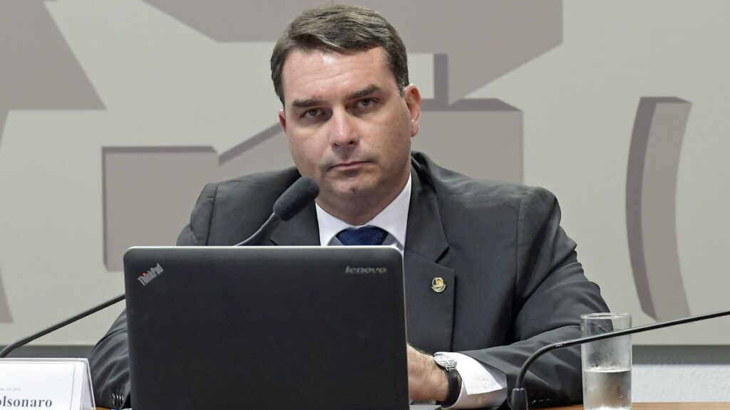 Rui Costa prefere ver Brasil taxado em 200%