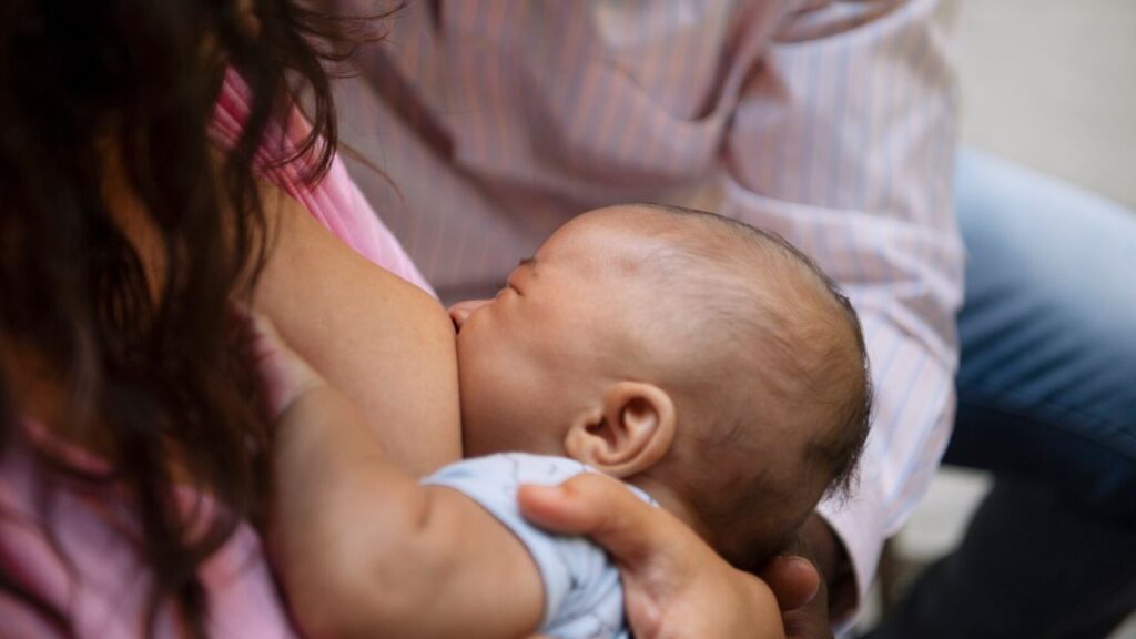 Candidíase nos seios: entenda os sintomas e como cuidar durante a amamentação