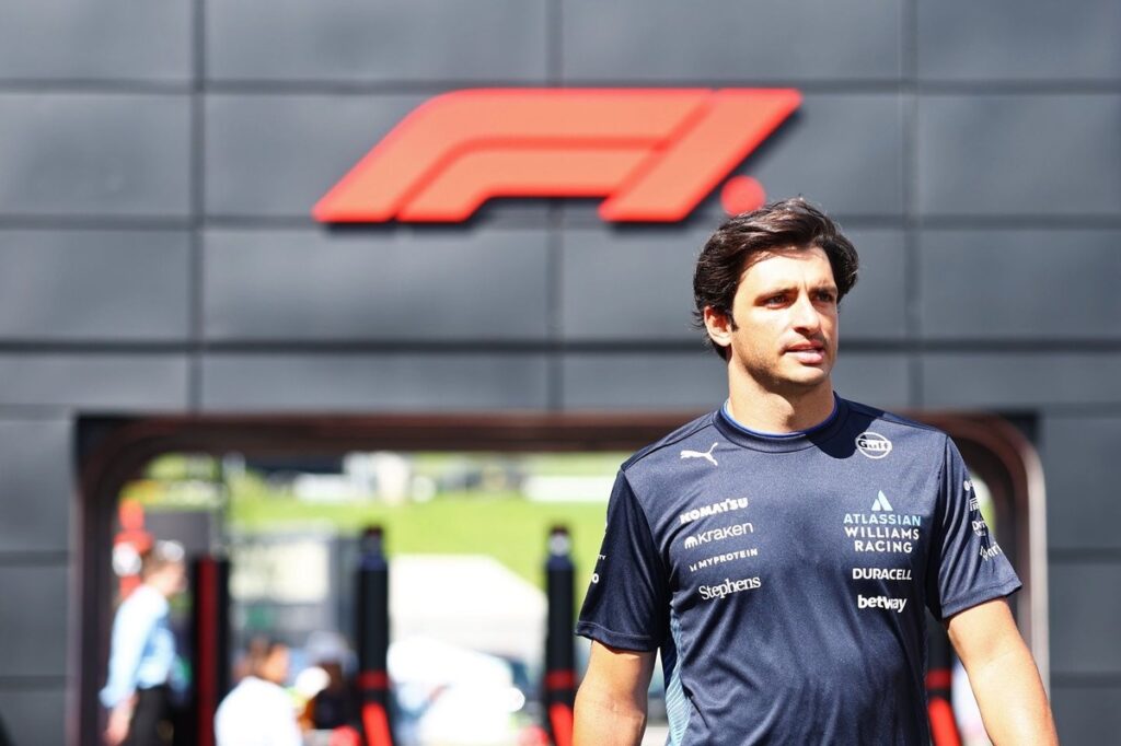 Sainz “não esteve perto” de assinar com a Mercedes