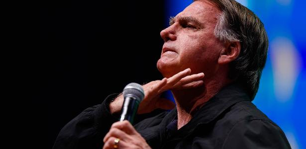 Bolsonaro diz que não fará nenhuma declaração até resposta de Moraes