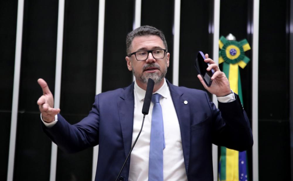 Oposição quer tirar poder do presidente sobre armas