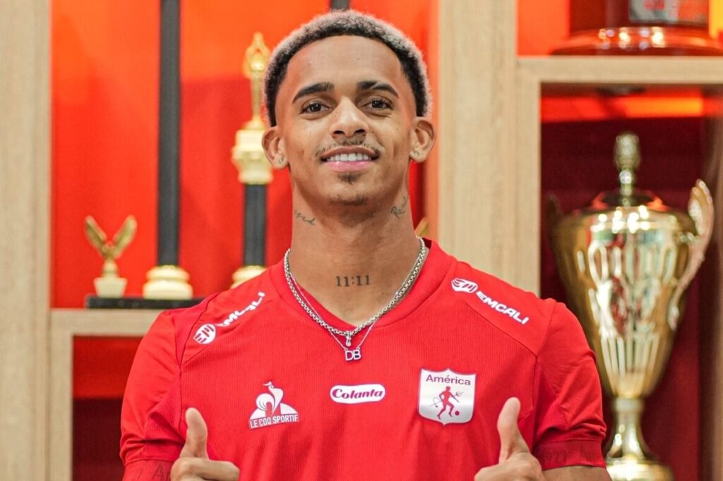 Sem espao no Fortaleza, Dylan Borrero retorna ao futebol colombiano