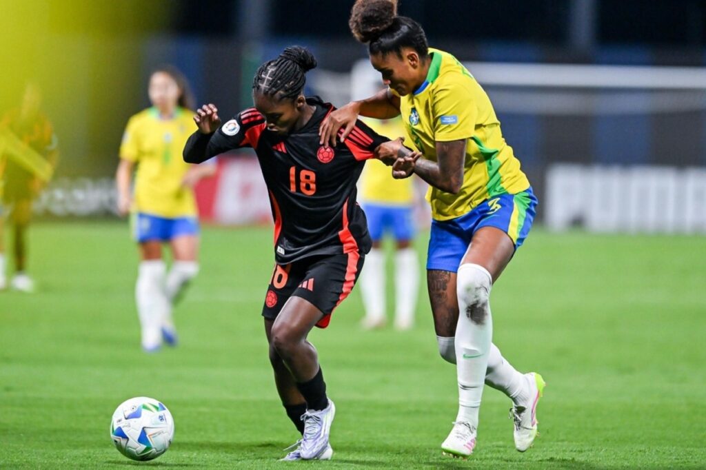 Mesmo com expulso, Brasil empata com a Colmbia e define semifinal na Copa Amrica