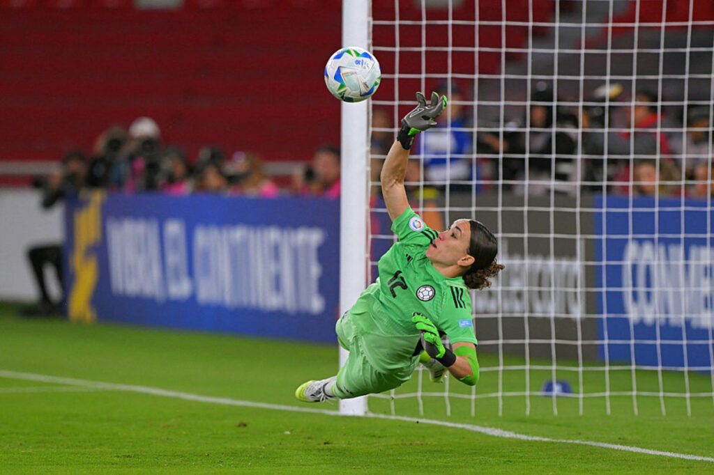 Goleira do Palmeiras brilha nos pnaltis, Colmbia bate Argentina e vai para a final da Copa Amrica