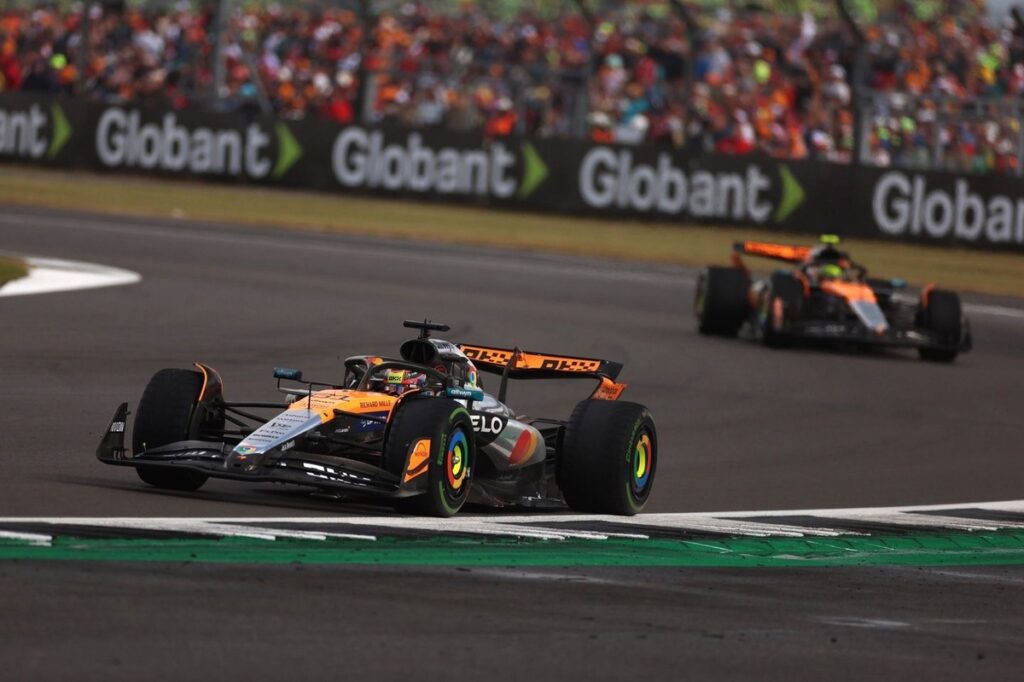 F1:McLaren deve utilizar novo assoalho após teste em Silverstone