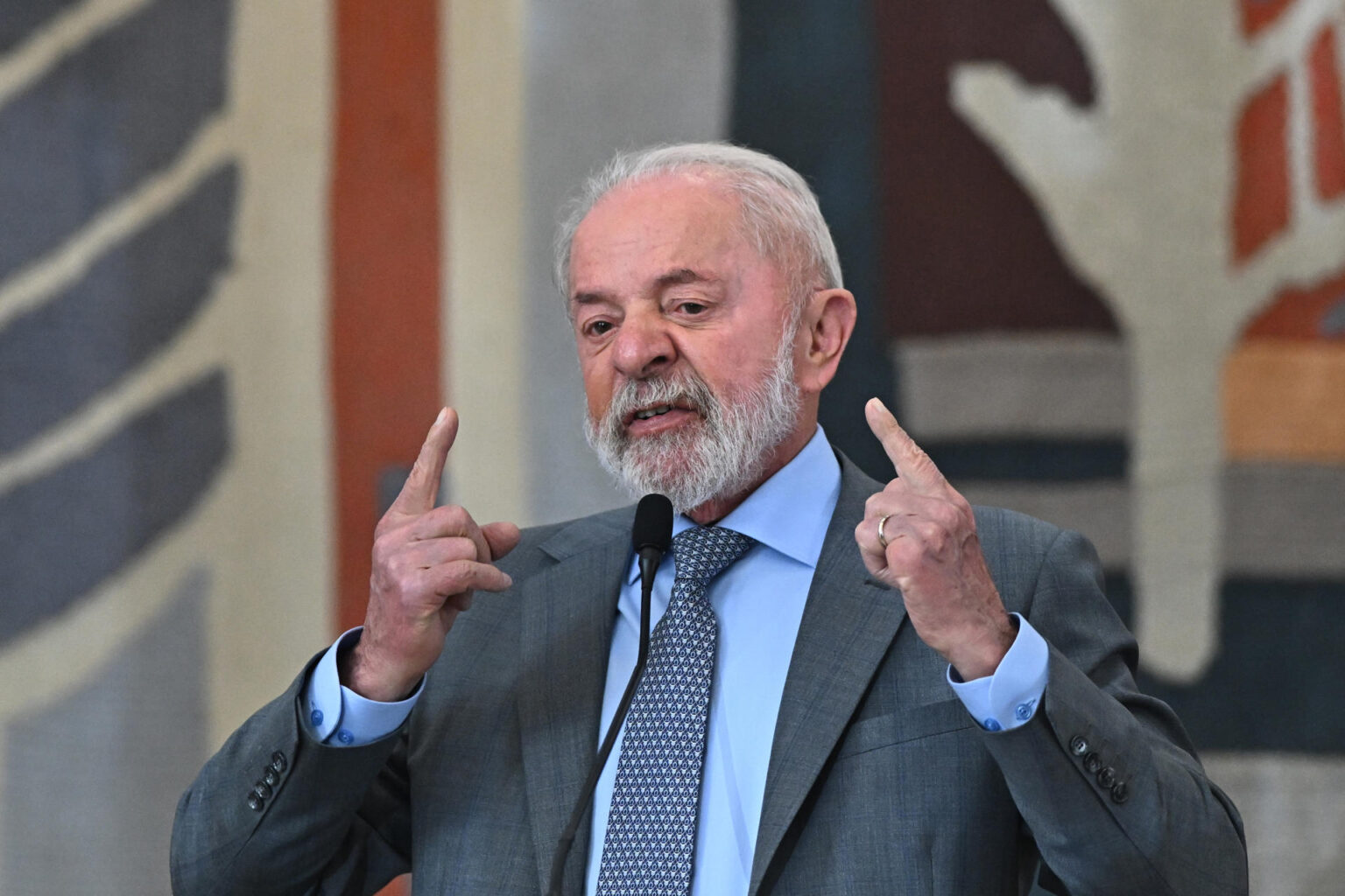 Lula publica artigo contra tarifas de Trump em jornais internacionais