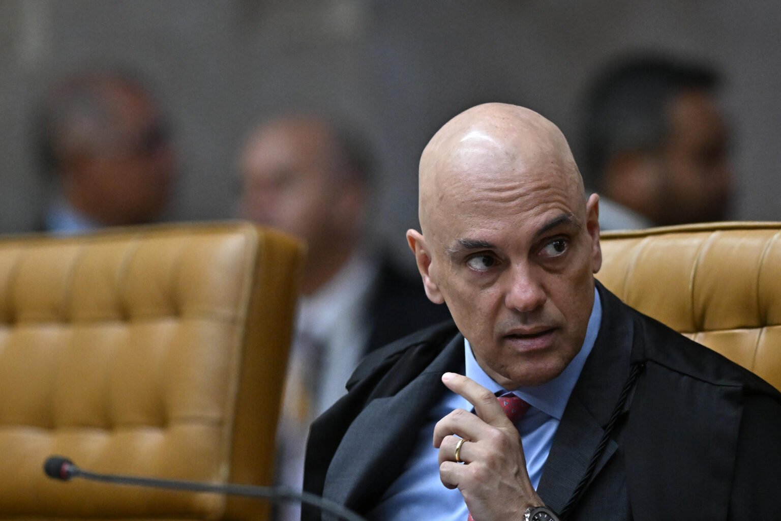 Moraes reforça que Bolsonaro pode dar entrevistas após pedido de youtuber