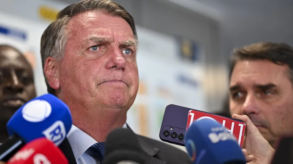 Políticos repercutem operação policial contra Bolsonaro