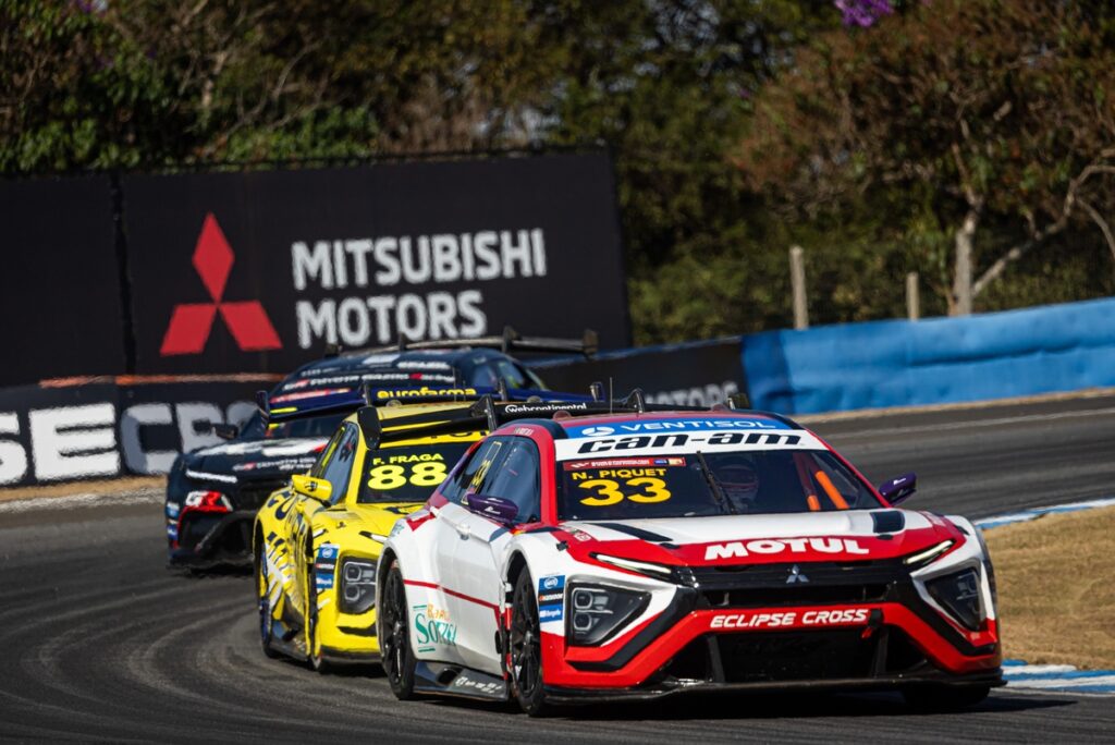 Nelsinho Piquet vence corrida principal no Velocitta