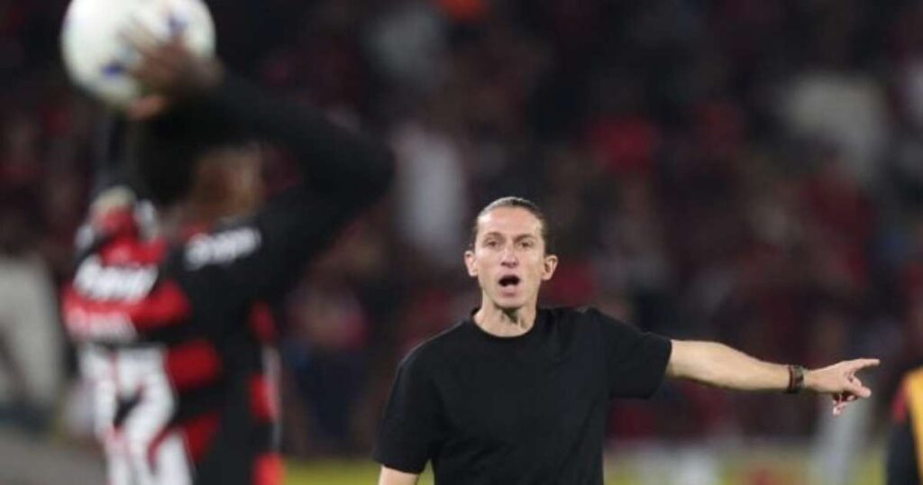 Filipe Luís admite queda de rendimento do Flamengo no segundo tempo contra o Inter