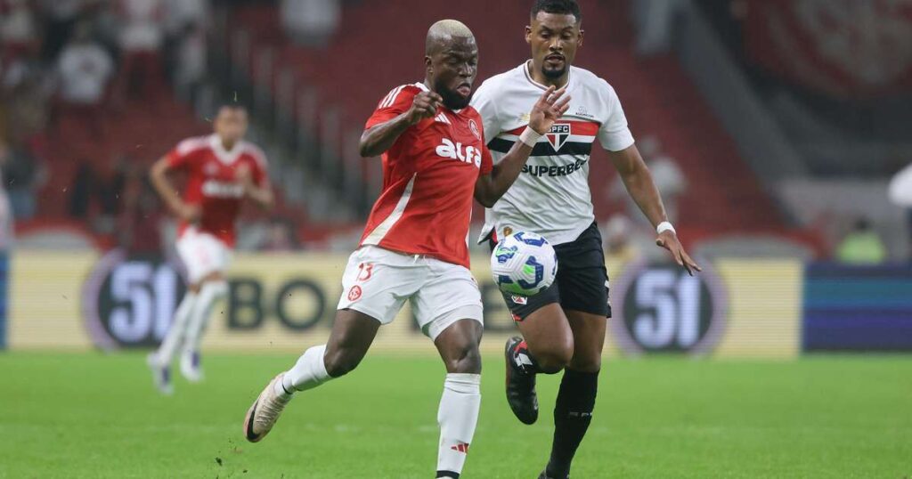 Tabata desconta no fim, mas não evita a derrota para o São Paulo no Beira-Rio