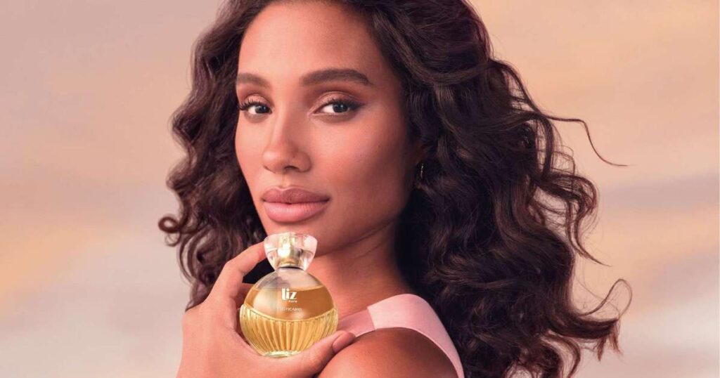 6 perfumes clássicos que as mulheres sofisticadas nunca deixarão de usar