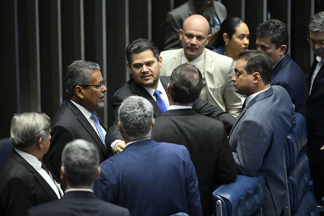 Base governista no Senado pode barrar impeachment de Moraes