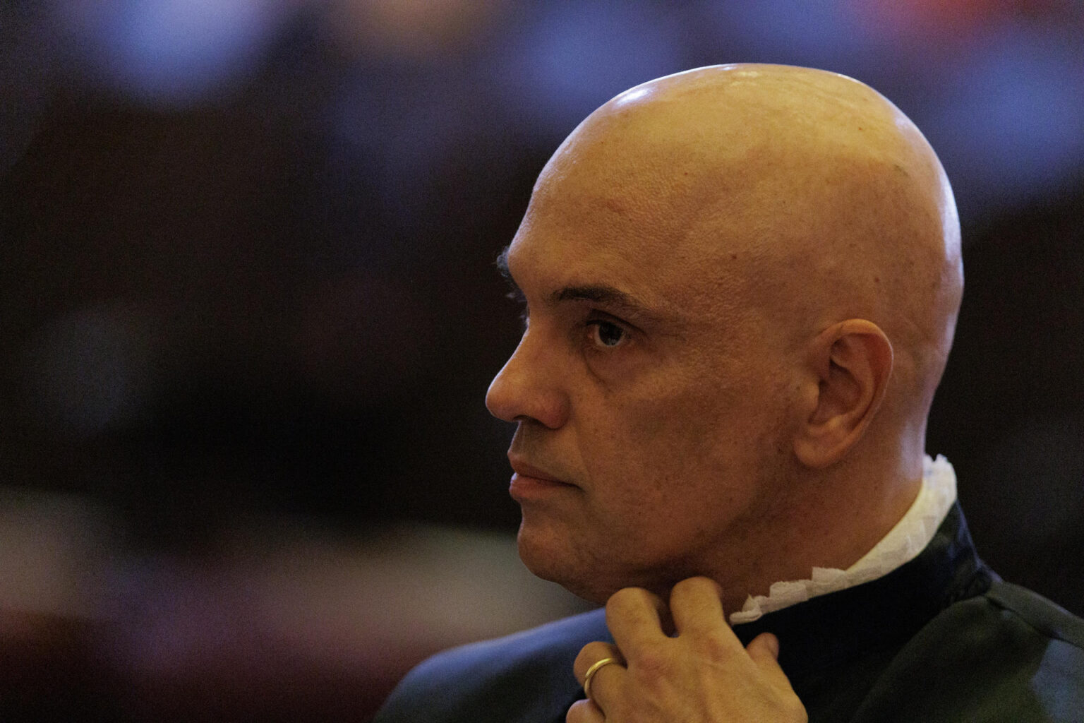 Prisão de Bolsonaro eleva pressão sobre Moraes no Congresso