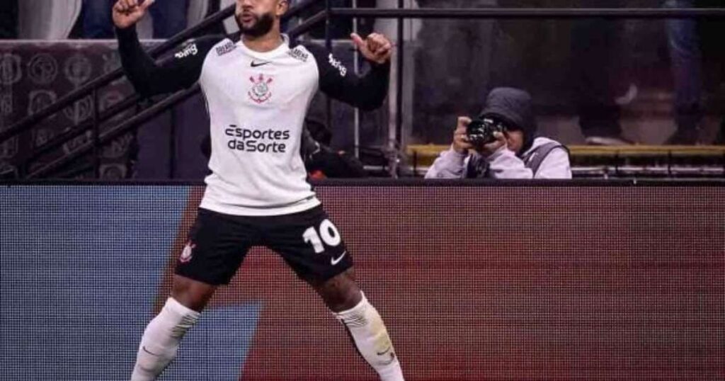 Depay tem três propostas da Europa e pode deixar o Corinthians