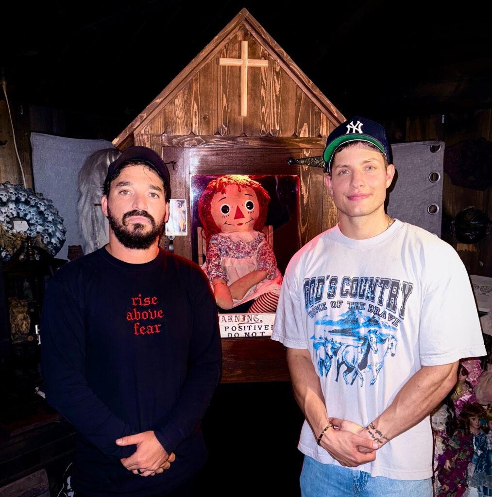 Comediante compra casa e museu de “Invocação do Mal” com a boneca Annabelle