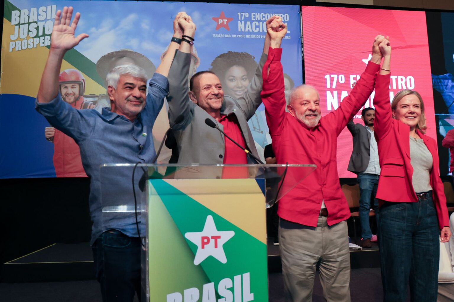 Lula defende volta de condenados por corrupção à política
