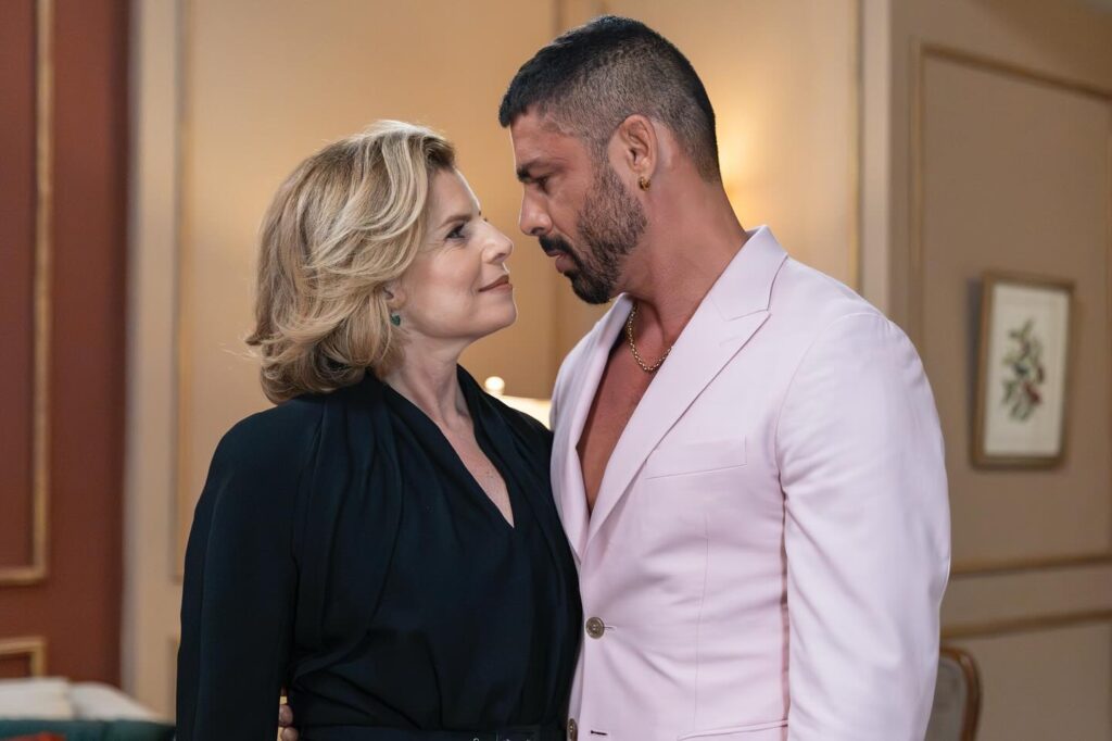 Odete pede César em casamento após armação fracassada de Maria de Fátima