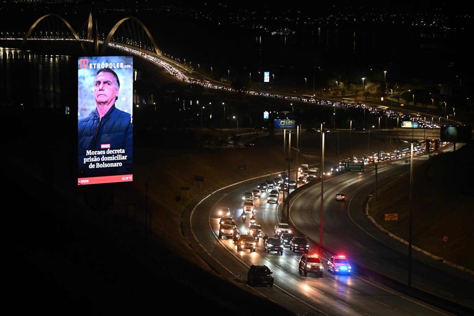 Polícia fecha Esplanada após prisão domiciliar de Bolsonaro