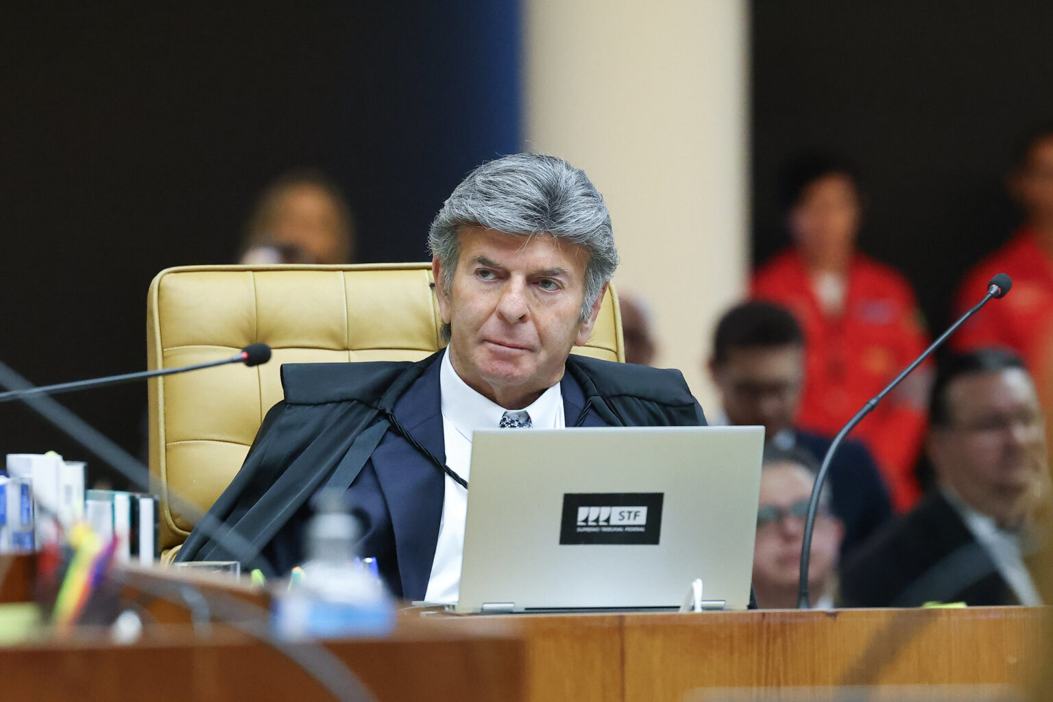 Fux nega pedido de prisão domiciliar humanitária para Silveira