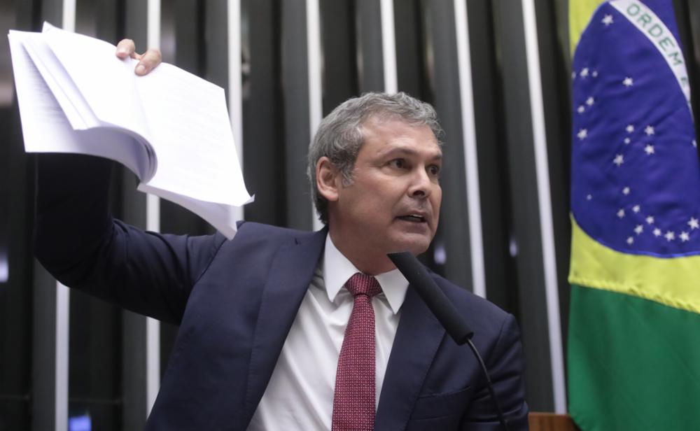 PT tenta blindar Moraes de sanções dos EUA