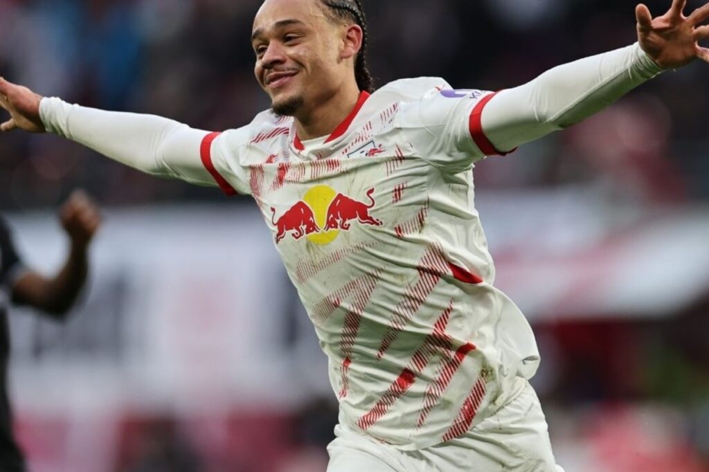 Xavi Simons fica fora de amistoso e est perto de ser reforo do Chelsea