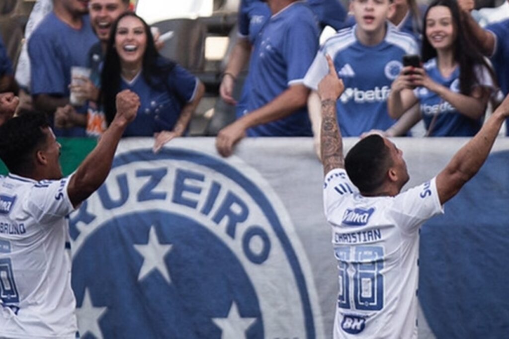 Cruzeiro despacha Botafogo no Nilto e embola briga pela liderana do Brasileiro
