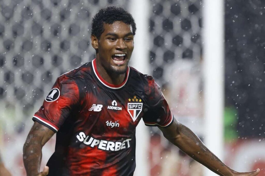 Lucas Ferreira deixar o So Paulo rumo ao Shakhtar