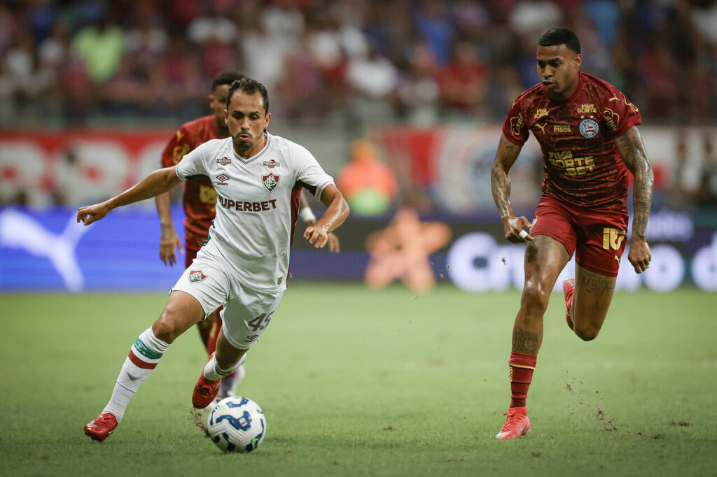 Bahia e Fluminense empatam em duelo emocionante pelo Brasileiro