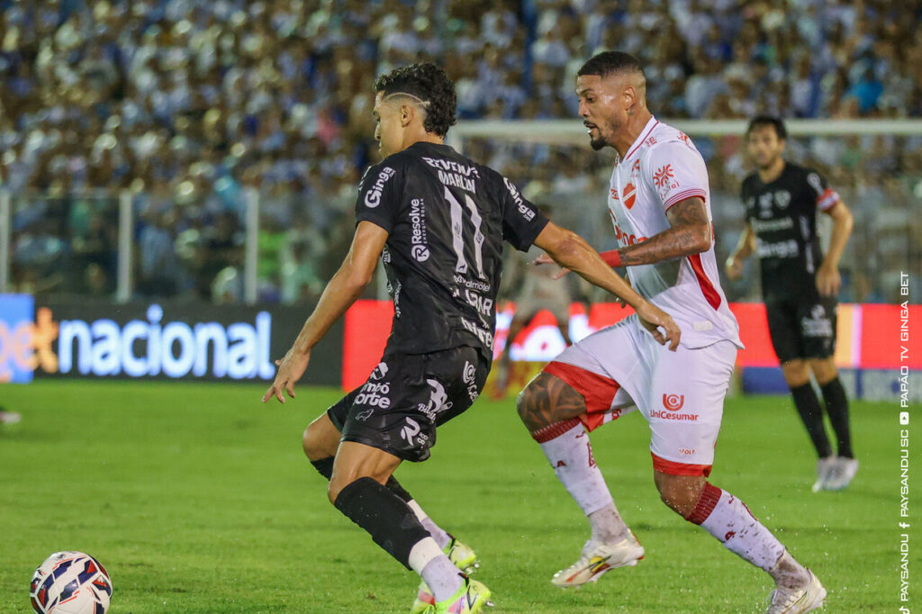 Vila Nova encerra longa invencibilidade do Paysandu na Srie B