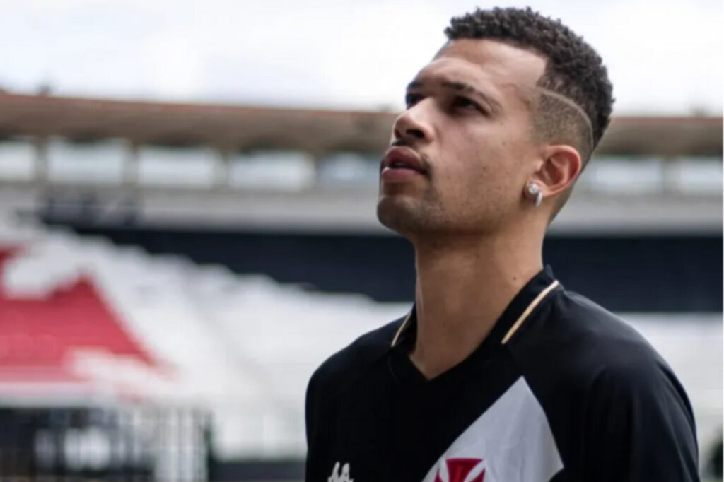 Vasco encaminha sada de Joo Victor e j negocia com um possvel substituto