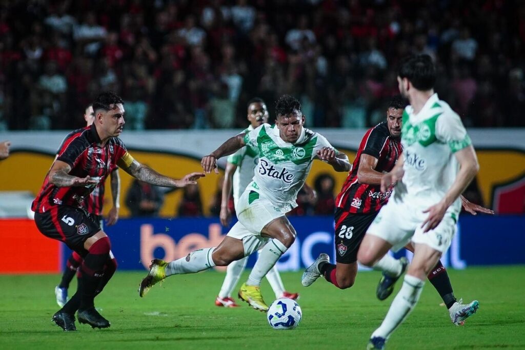 Na luta contra o Z4, Juventude marca no fim e arranca empate com Vitria no Barrado