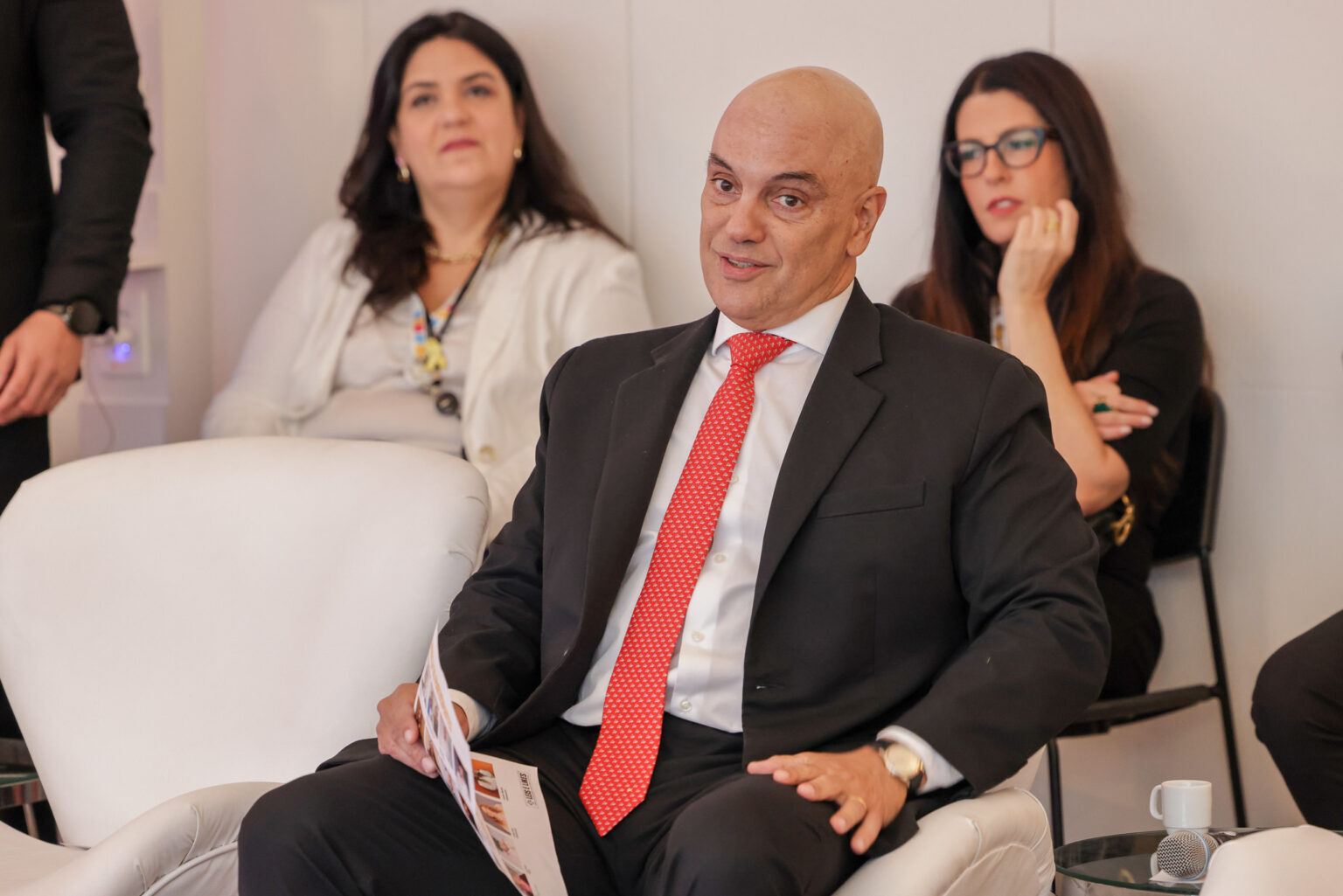 Moraes nega ter acelerado ação contra Bolsonaro