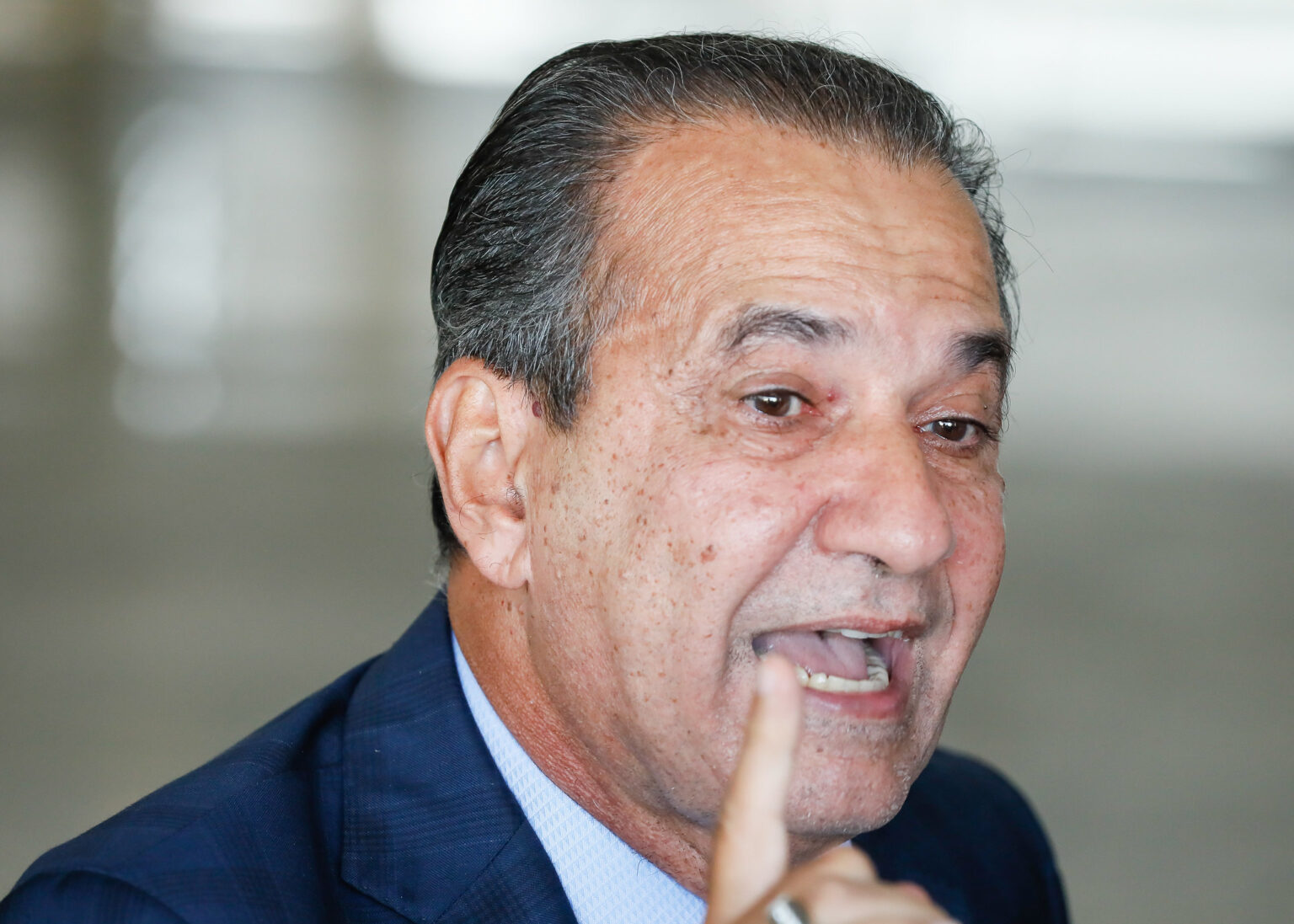 Moraes cruza nova fronteira ao incluir Malafaia em investigação