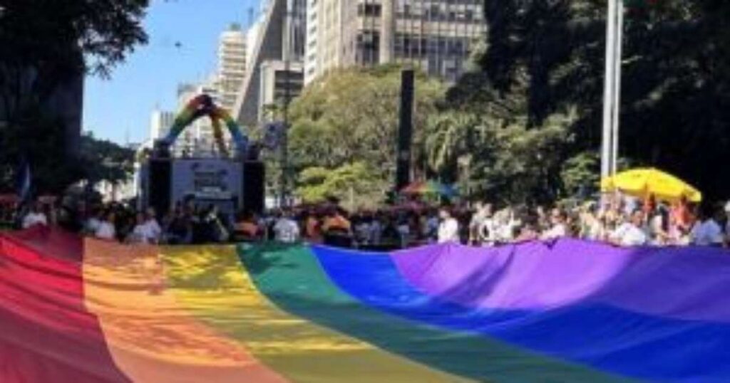 Parada LGBT+ é proibida na Hungria, que alega proteção à criança