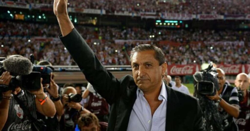 Internacional fecha a contratação do técnico Ramón Díaz