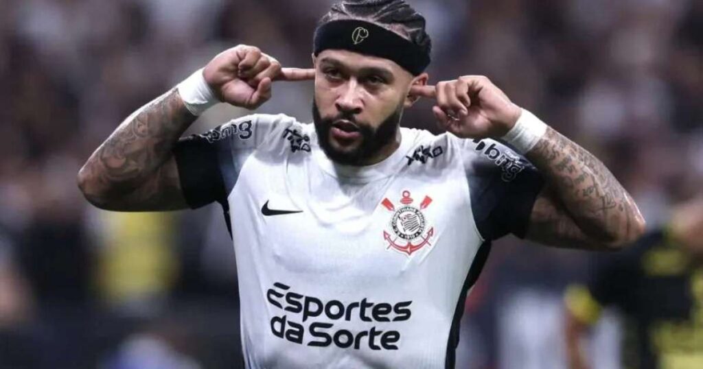 ‘Não conseguem manter meu nome longe de mentiras’