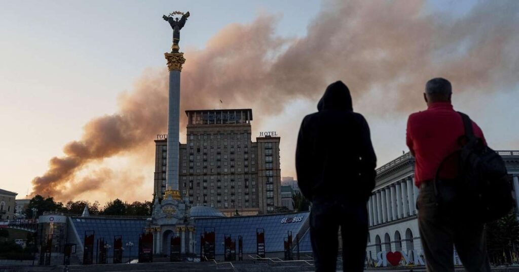 Rússia ataca sede do governo da Ucrânia pela primeira vez em nova onda de bombardeios