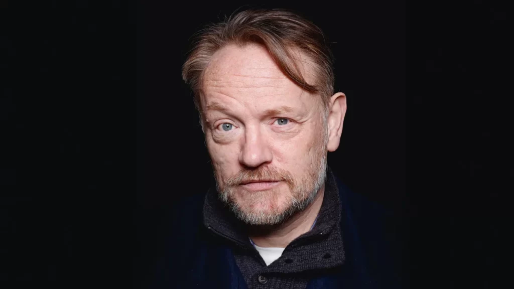 Jared Harris se junta ao elenco da sequência ‘Noite Infeliz 2’