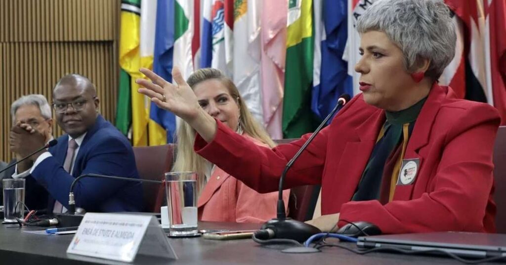 Anistia da FAFERJ emperra no governo federal e sede no RJ pode ser ven