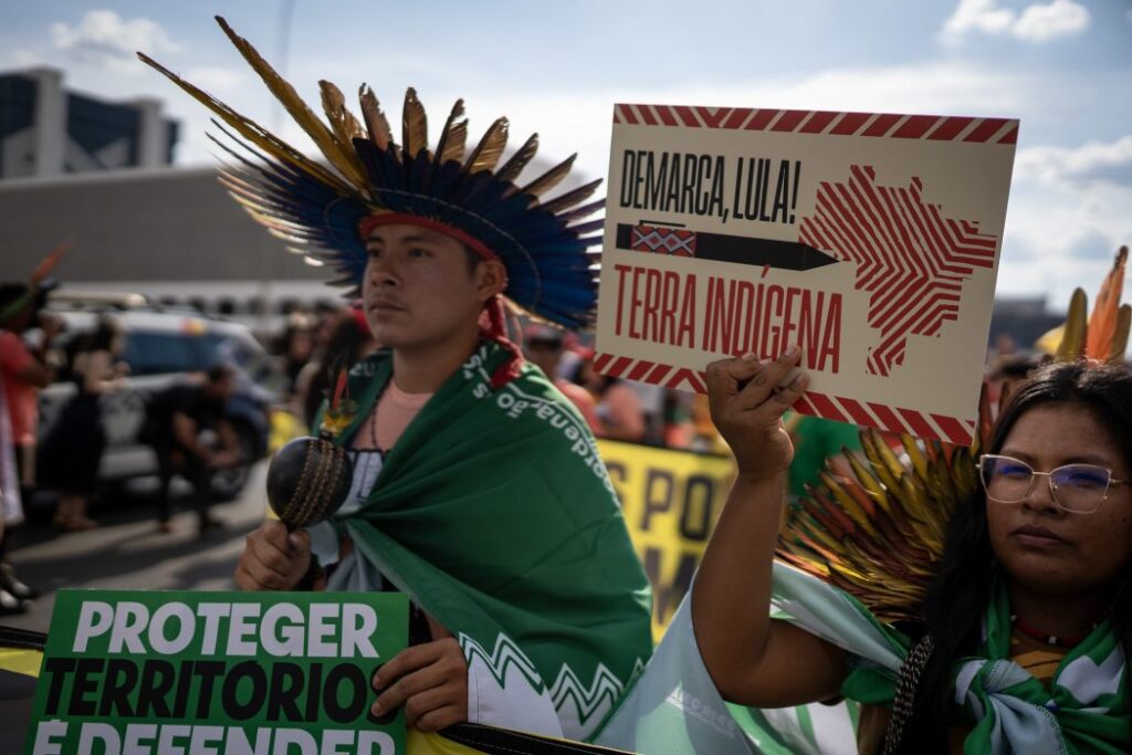 Indígenas do Pernambuco e da Bahia estão na capital federal para cobrar demarcações e inconstitucionalidade da Lei 14.701