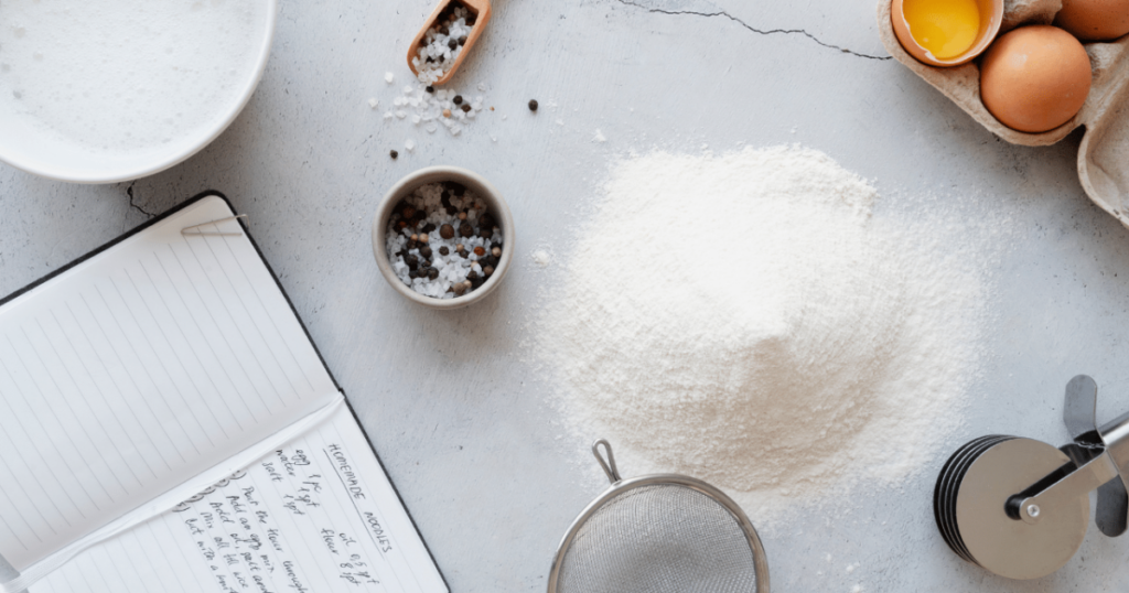 Um bolo de tapioca cremoso que surpreende e facilita a sua rotina com uma receita simples e prática – Pais e Filhos